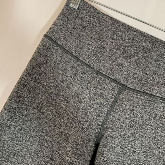 Victoria’s Secret Sport Heather Grey Knockout Tight/Leggings - Picture 3 of 5